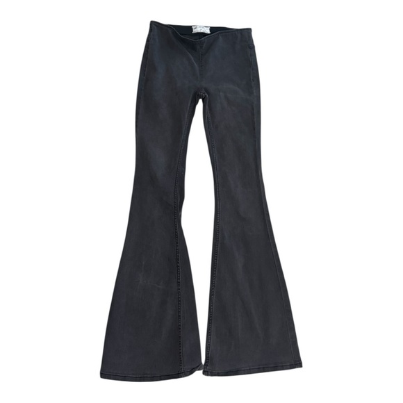 We The Free Penny Pull-On Flare
Jeans Denim People Black Wash Flare Pants Sz 26 - Picture 6 of 10